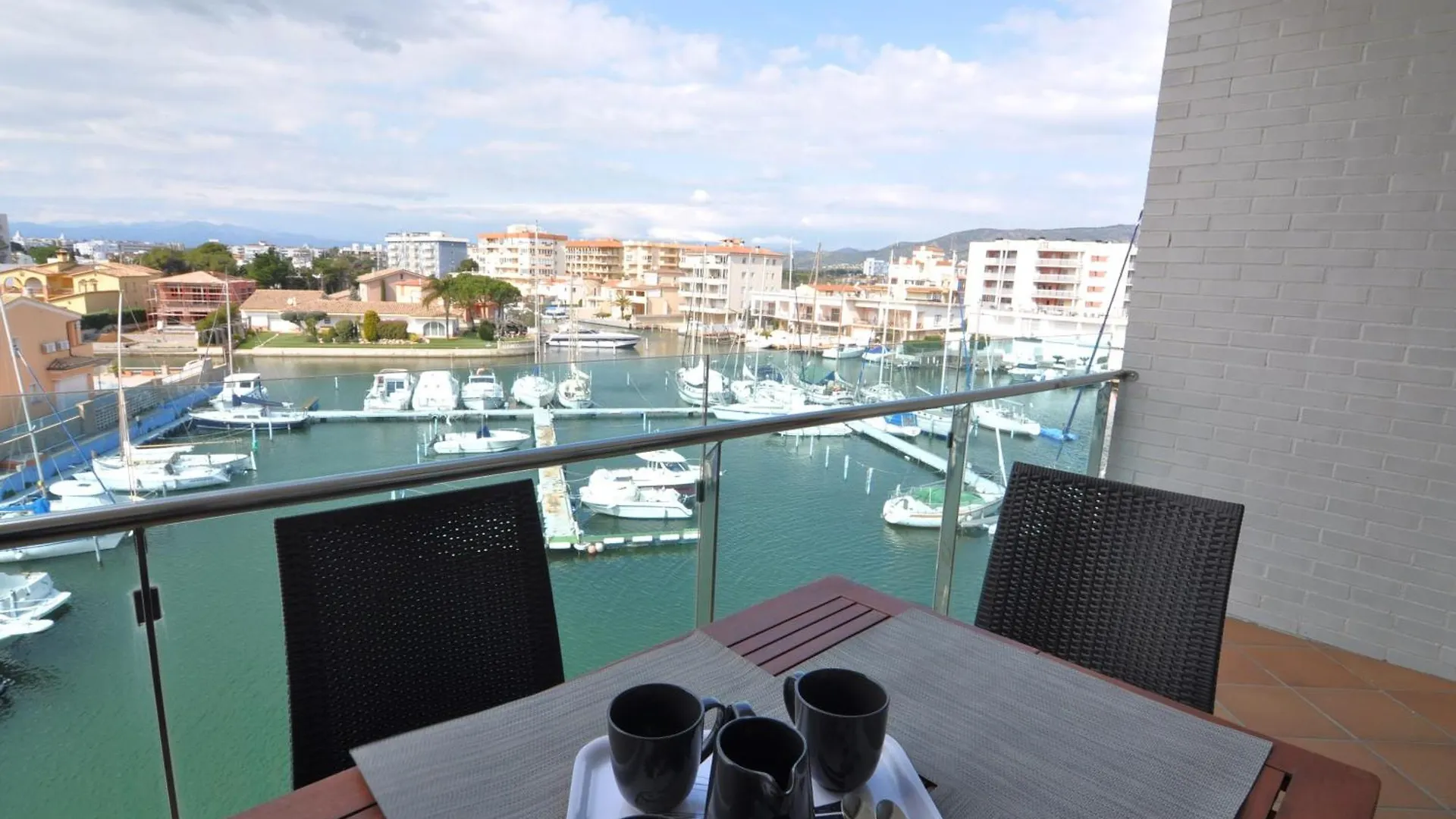 Rnet - Apartments Roses Port Trebol