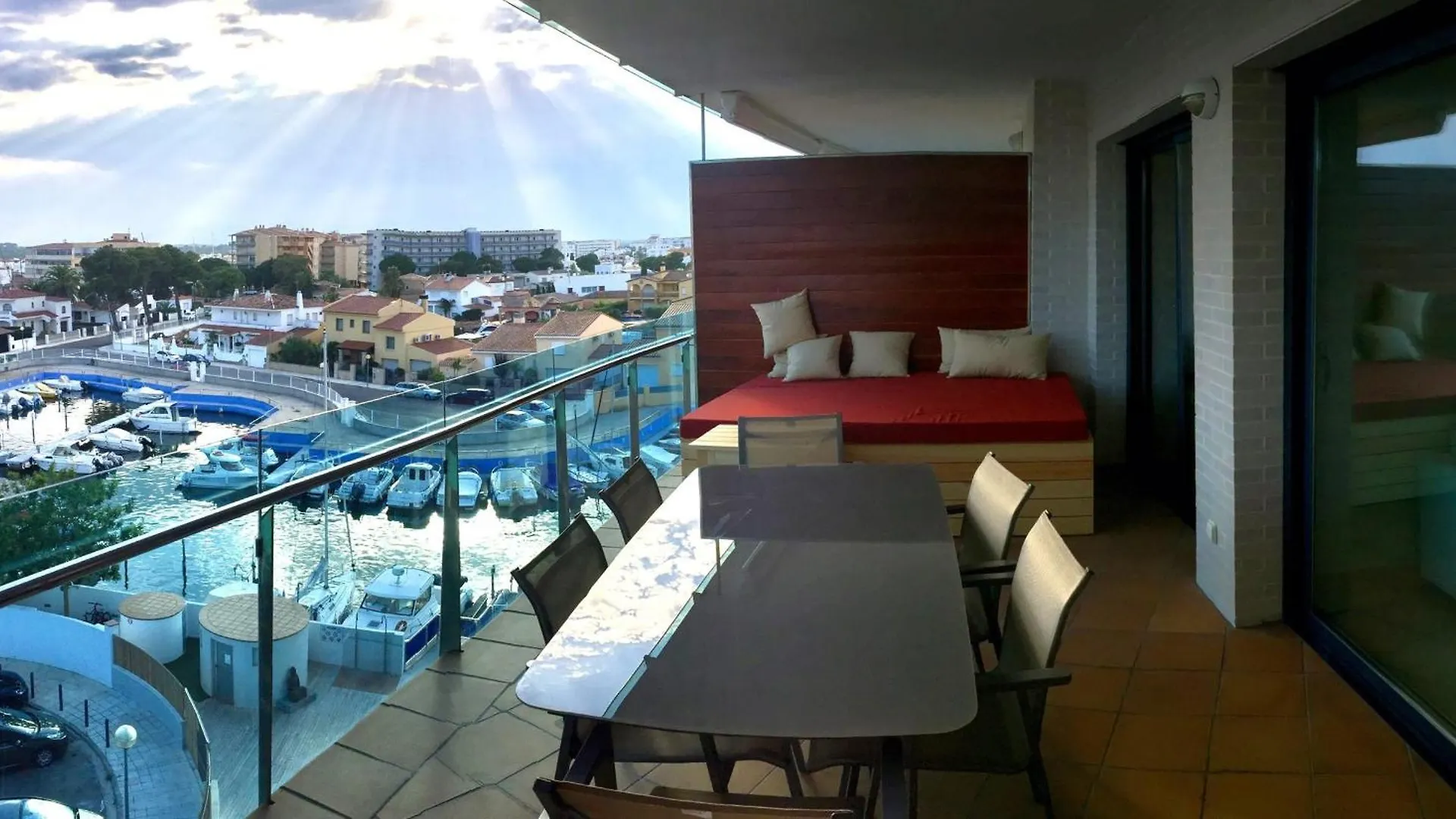 Rnet - Apartments Roses Port Trebol 0*,