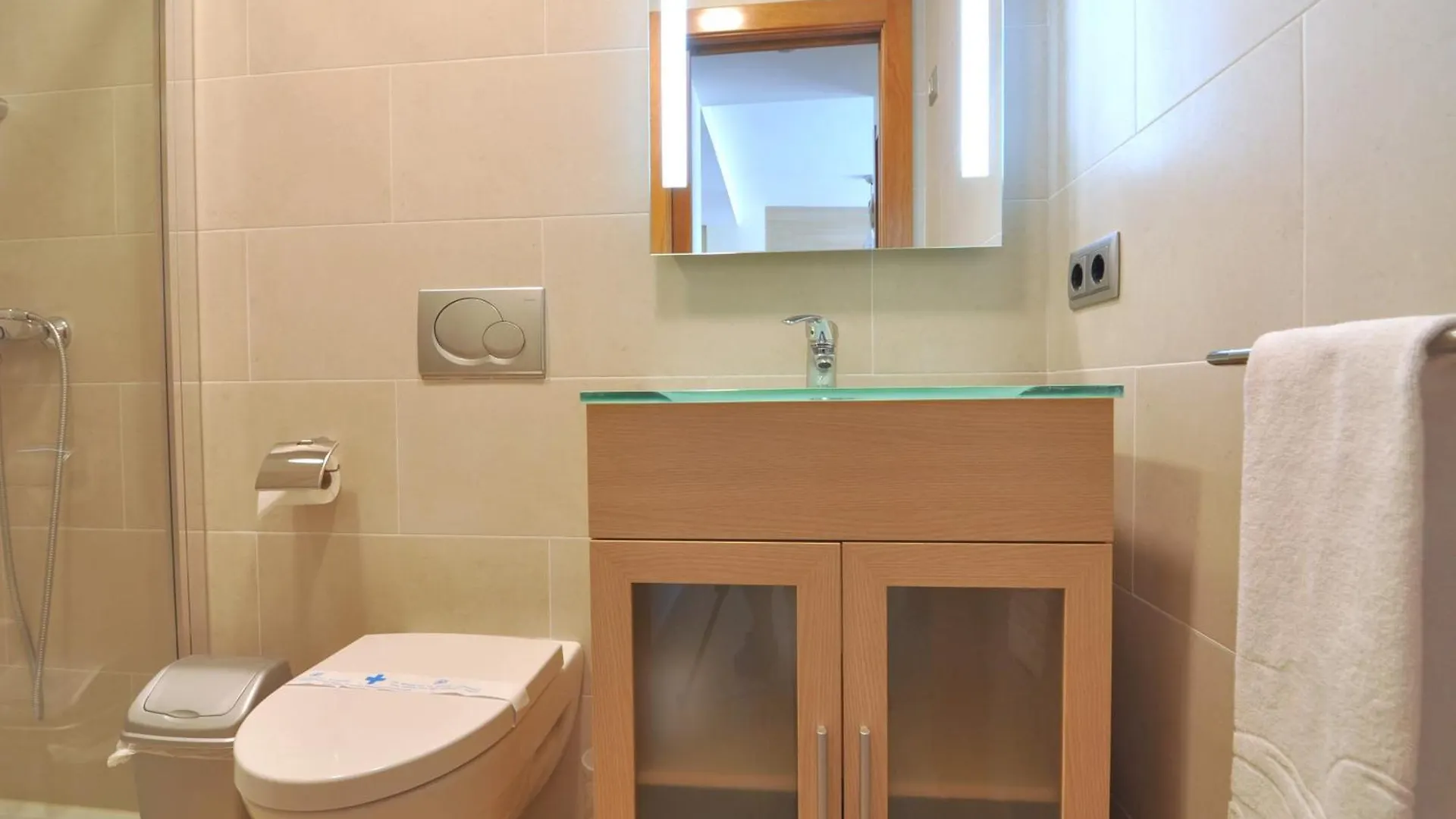 Rnet - Apartments Roses Port Trebol