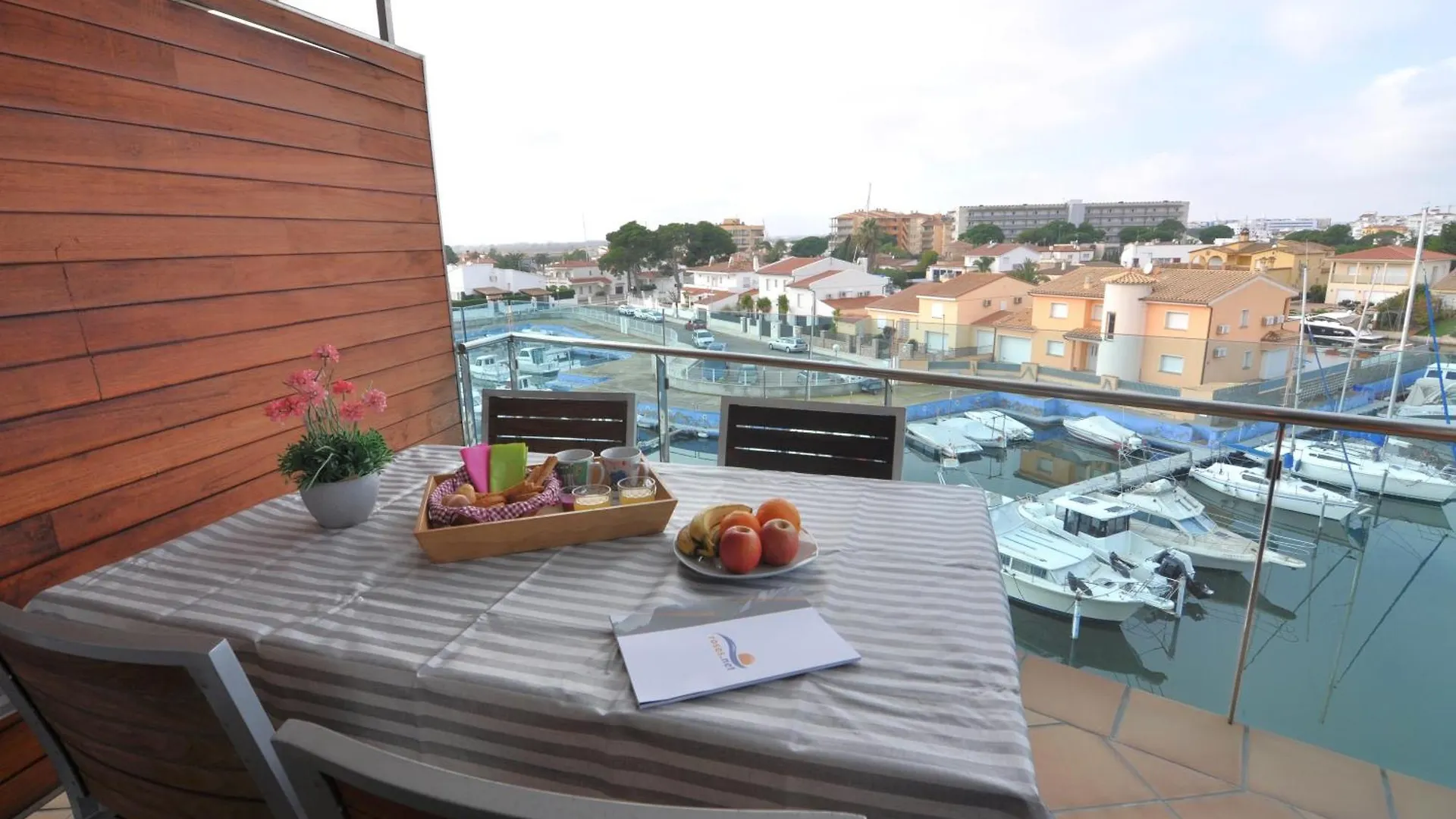 Rnet - Apartments Roses Port Trebol