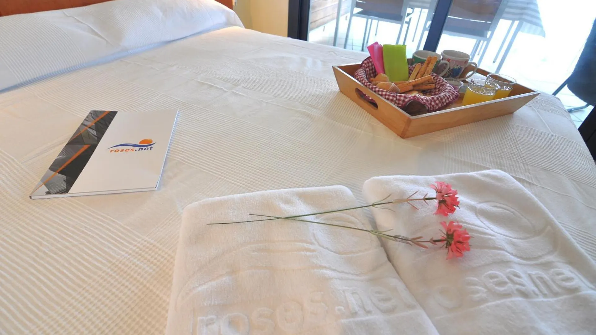 Rnet - Apartments Roses Port Trebol