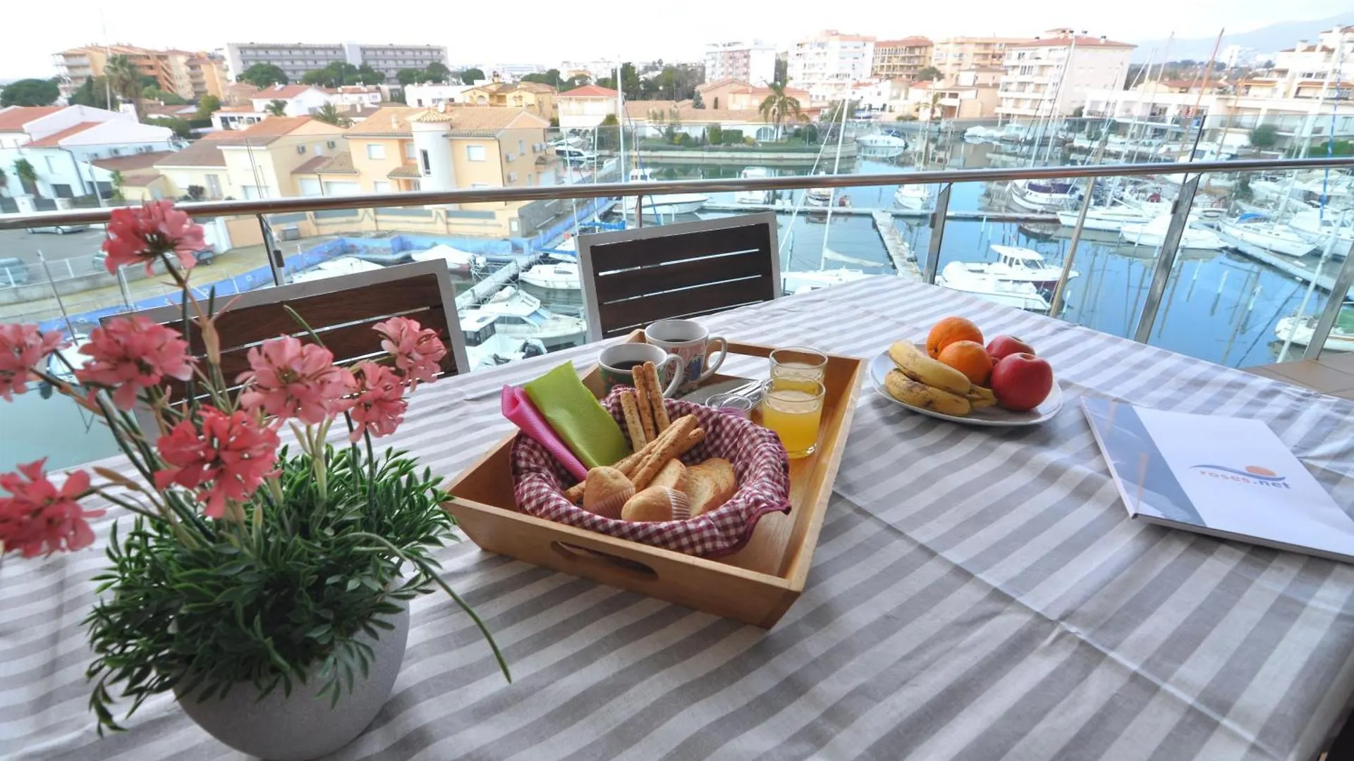 Rnet - Apartments Roses Port Trebol