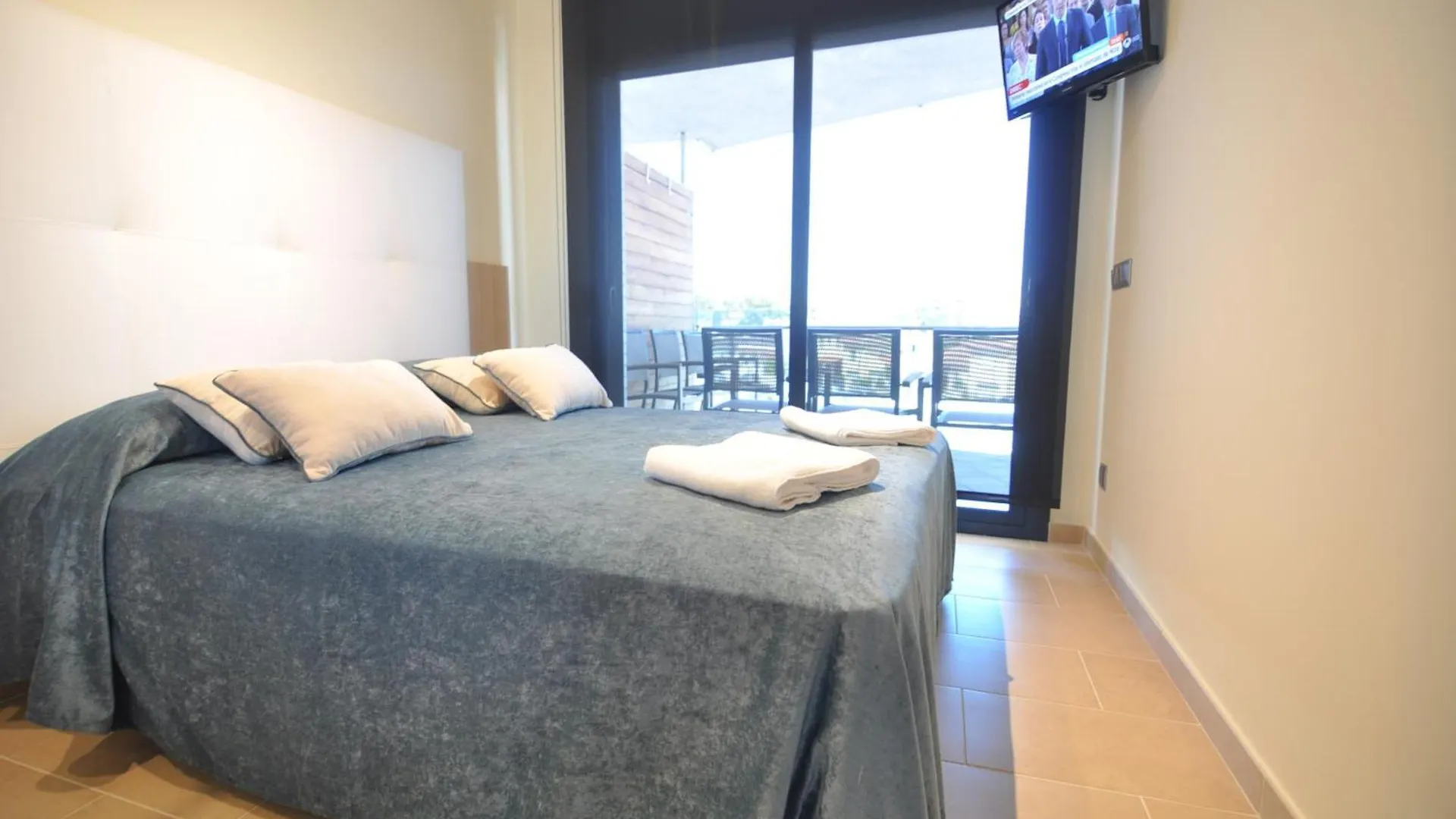Rnet - Apartments Roses Port Trebol