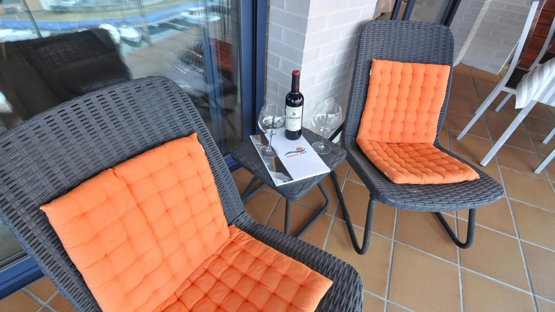 Rnet - Apartments Roses Port Trebol 0*,