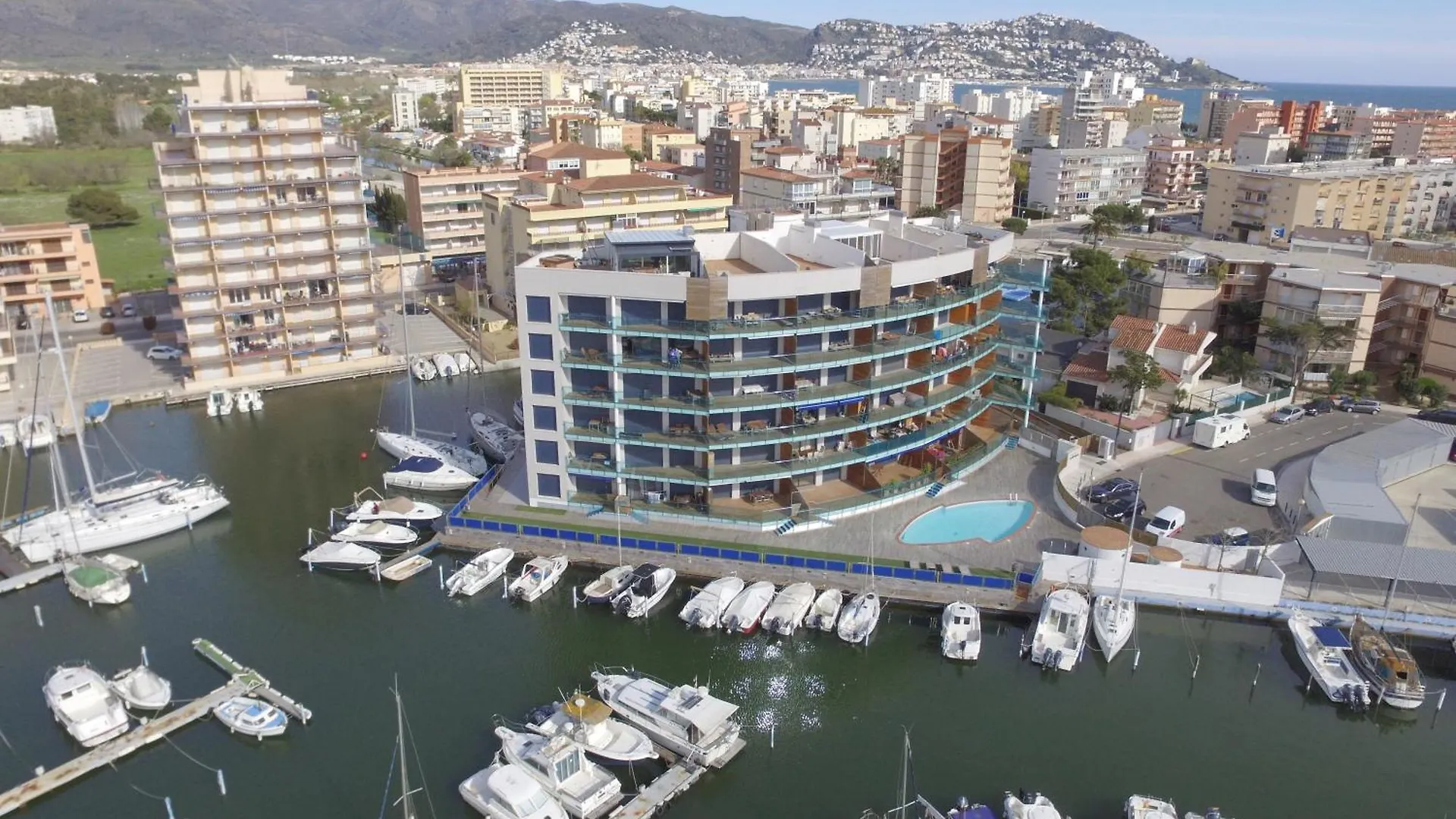 Rnet - Apartments Roses Port Trebol
