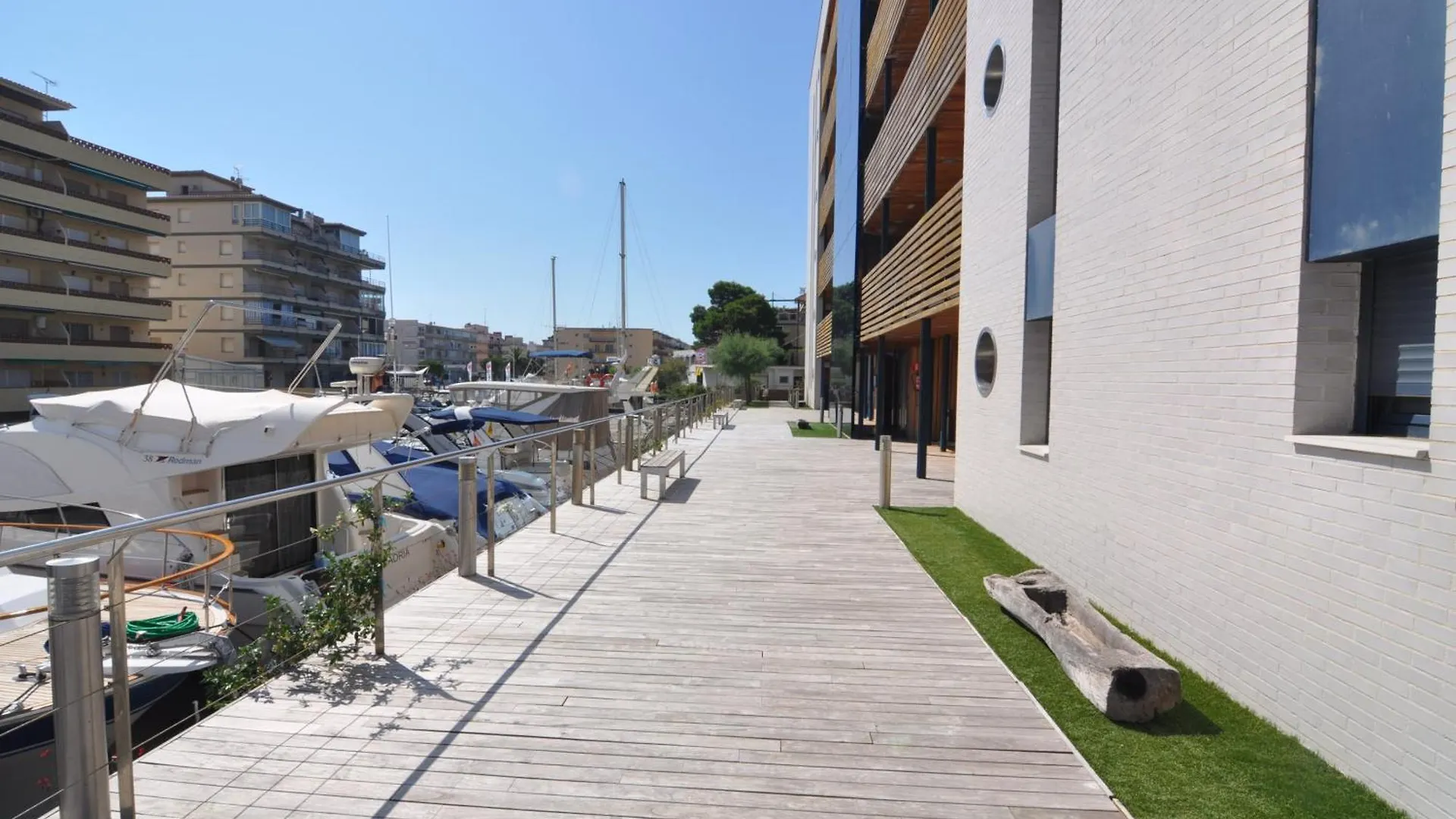 Rnet - Apartments Roses Port Trebol Spanje