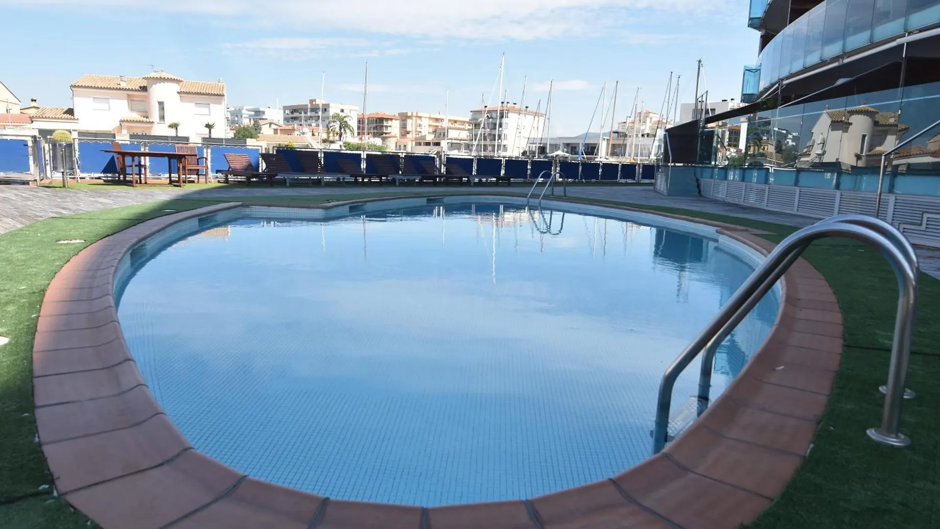 Rnet - Apartments Roses Port Trebol