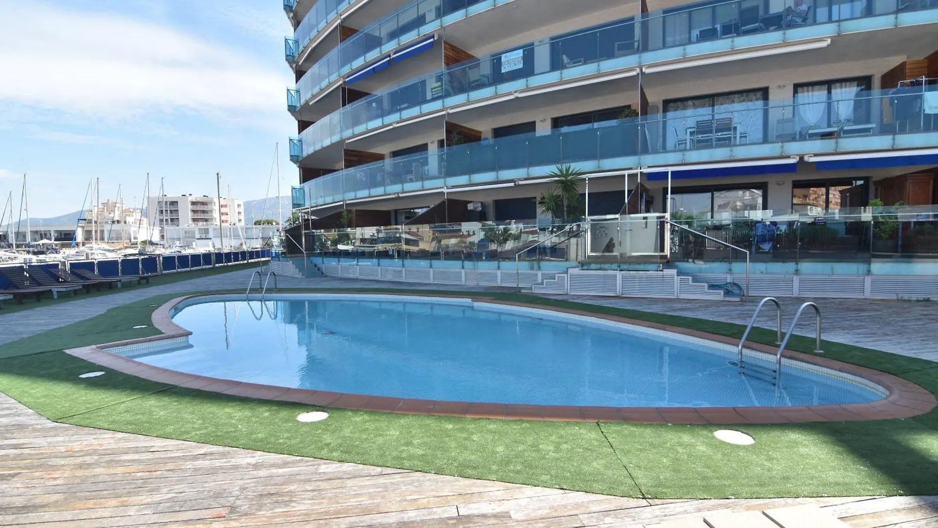Rnet - Apartments Roses Port Trebol Spanje