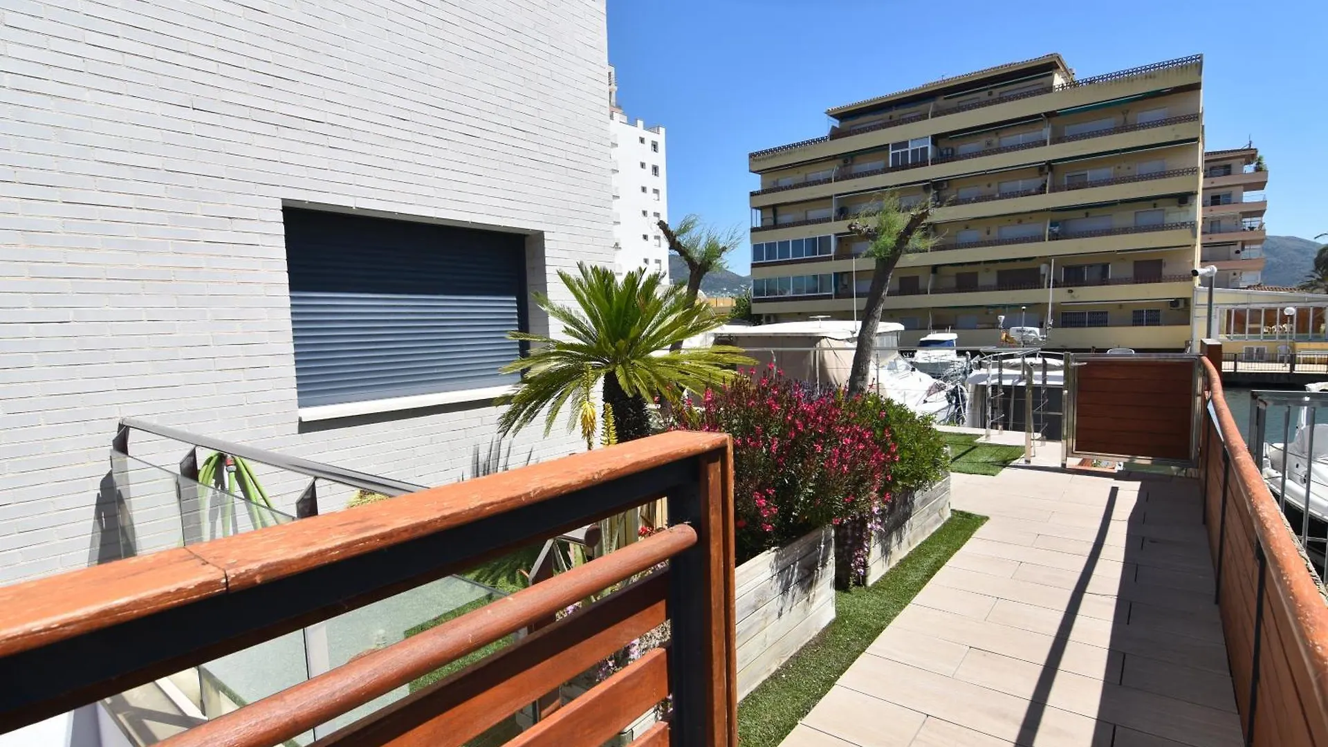 Rnet - Apartments Roses Port Trebol 0*,  Spain