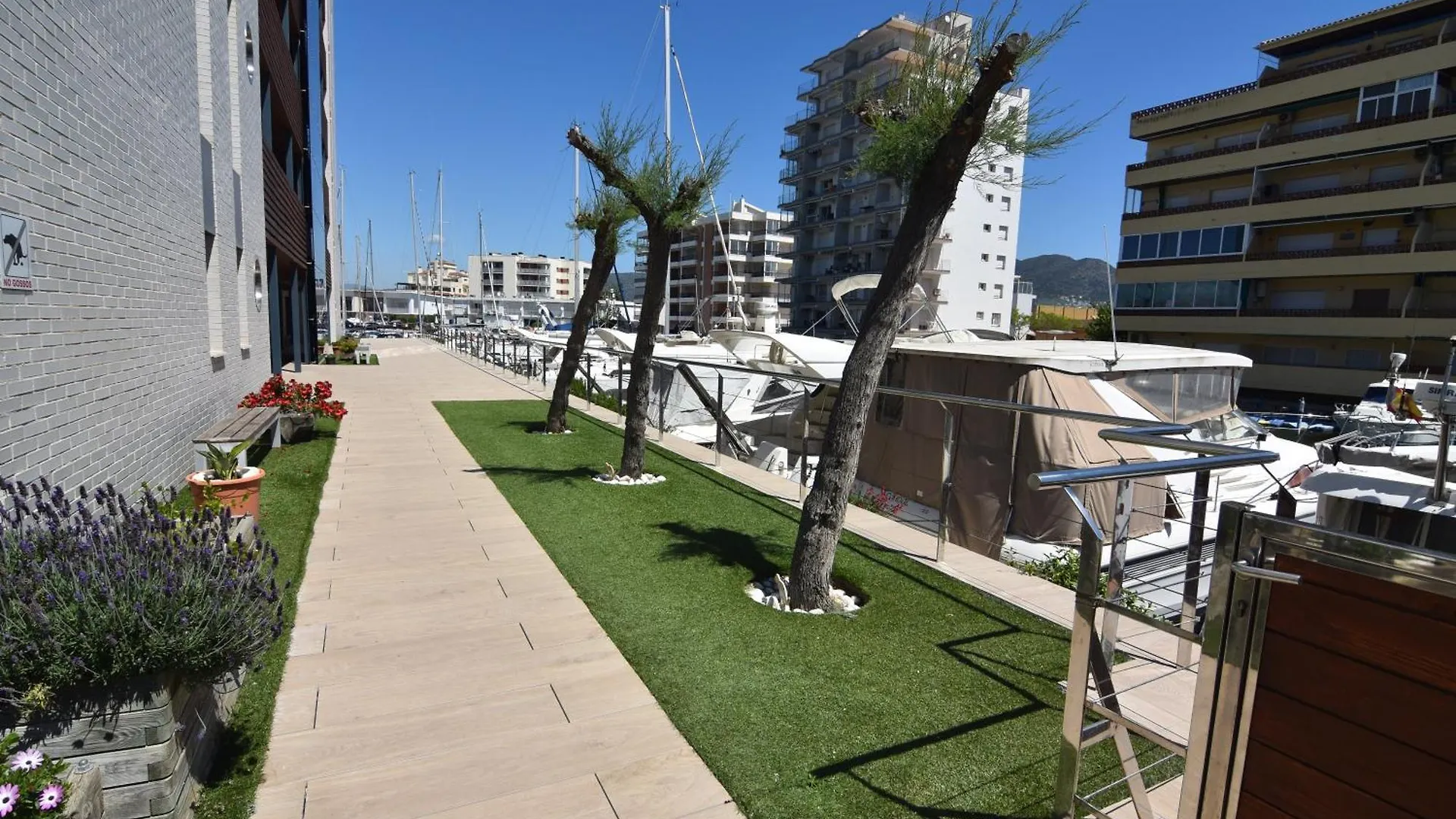 Rnet - Apartments Roses Port Trebol