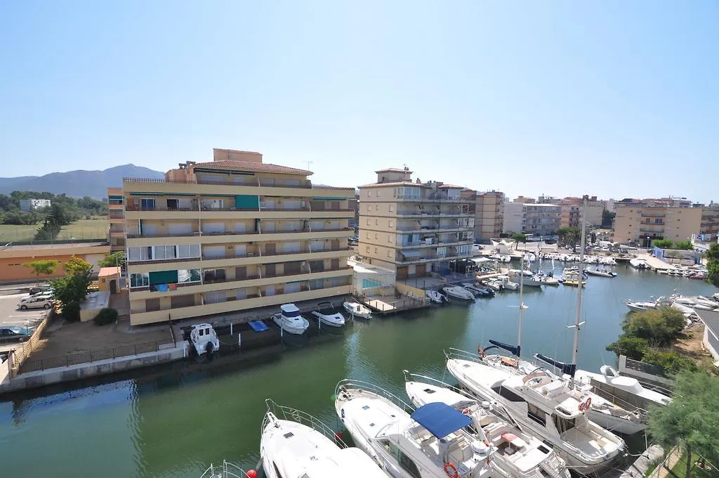 Rnet - Apartments Roses Port Trebol 0*,
