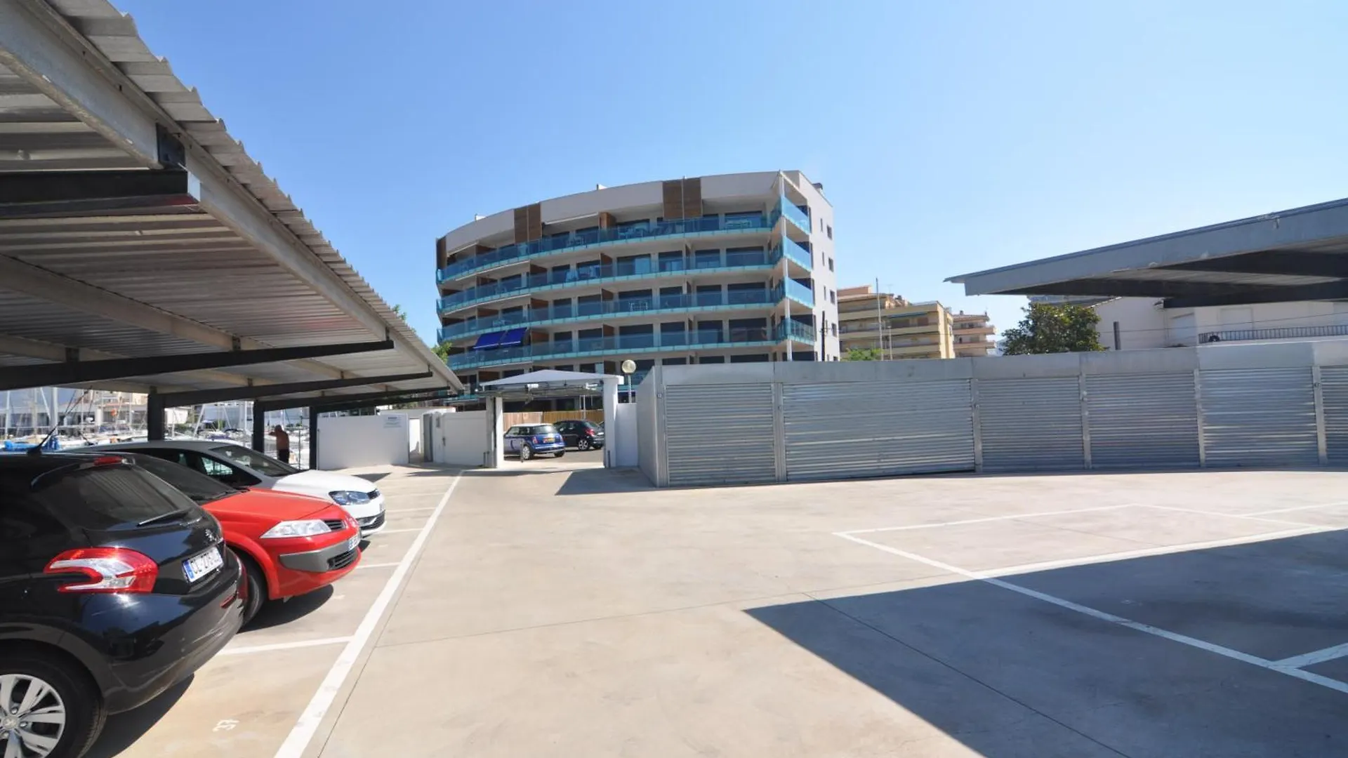 Rnet - Apartments Roses Port Trebol
