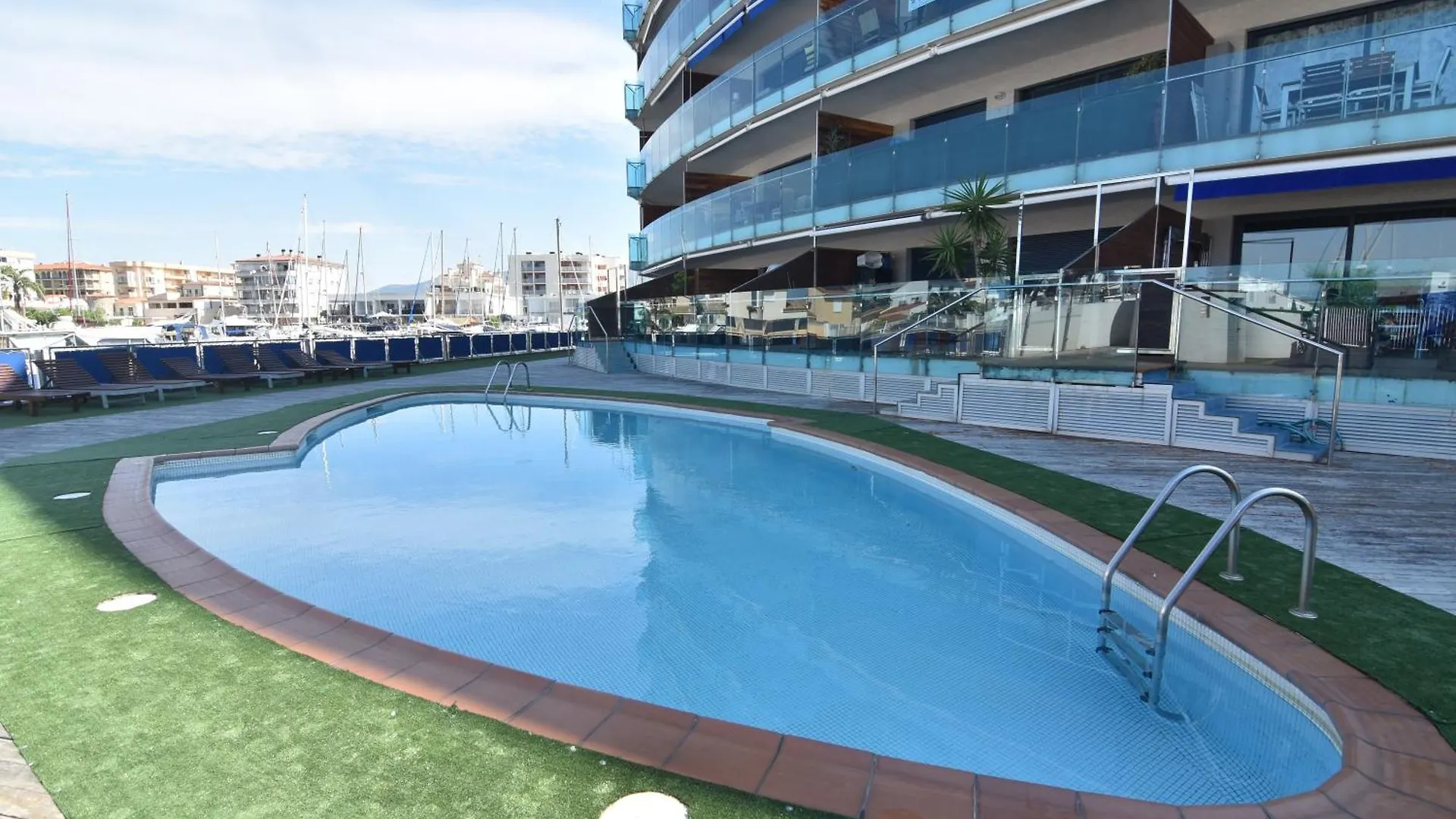 Rnet - Apartments Roses Port Trebol