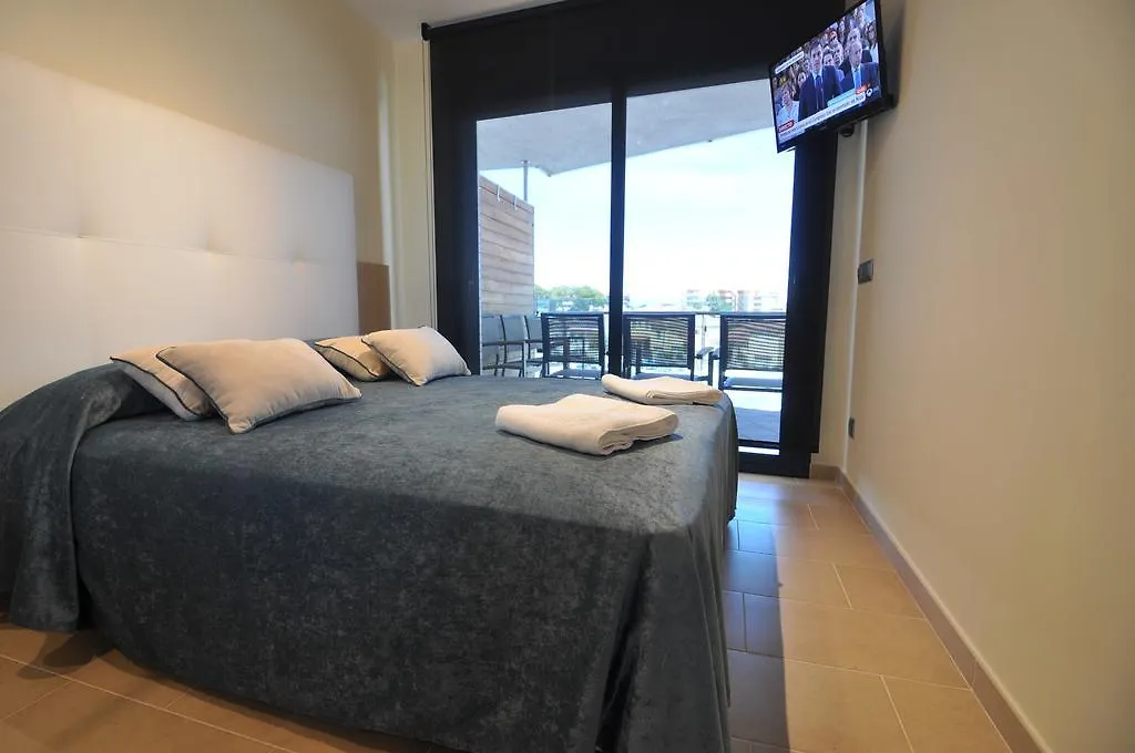 Rnet - Apartments Roses Port Trebol 0*,